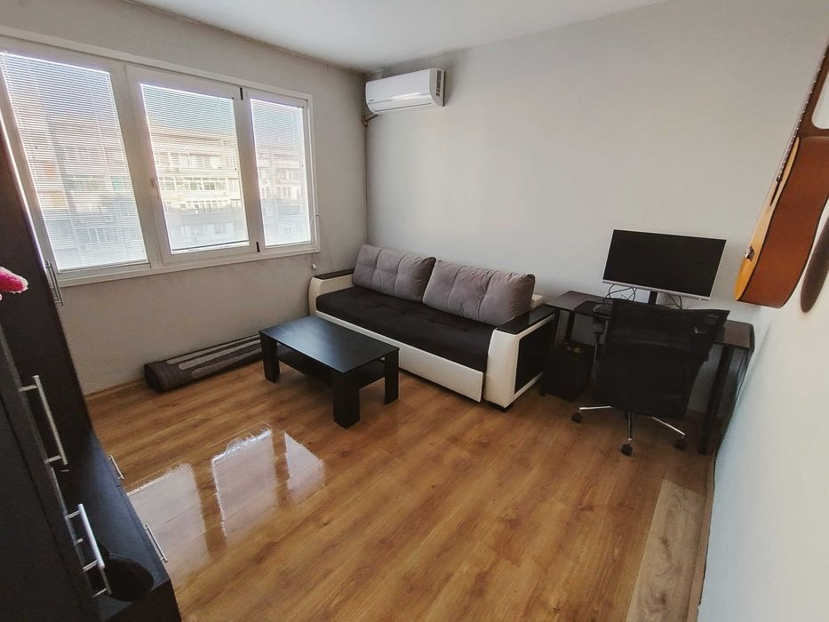 От собственик - Продавам четиристаен апартамент