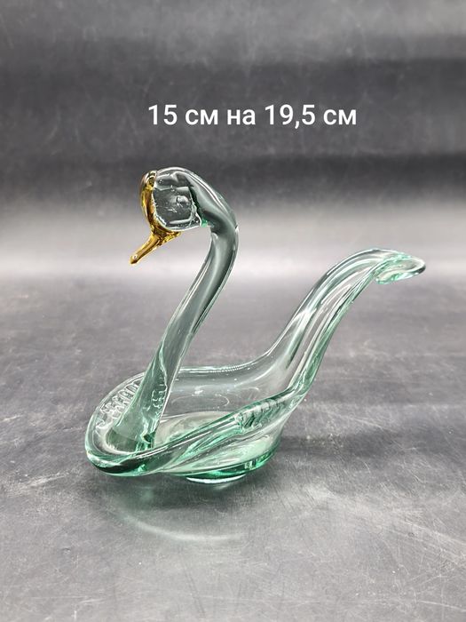 Лебедь стекло статуэтка