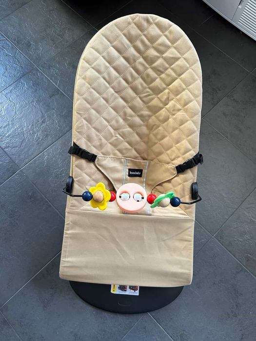 Люлеещ се стол за бебета, Momcbebe, с опора за играчки,