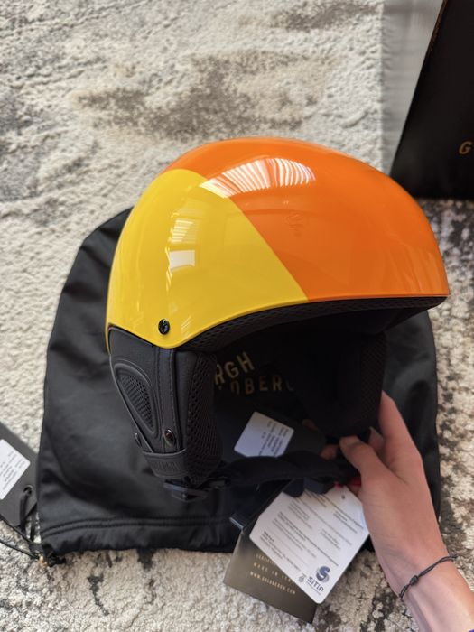 Дамски ски каска и чанта Goldbergh