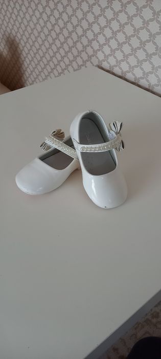 Продам детские туфли