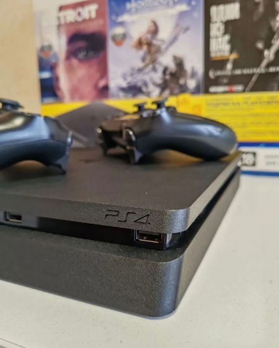 PlayStation 4 Slim