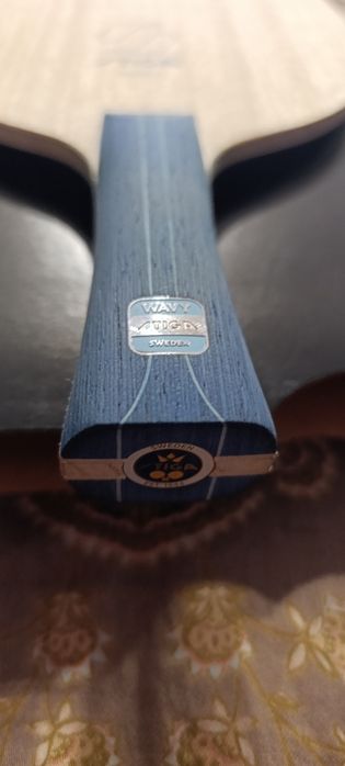 Професионално дърво за тенис на маса Stiga Wavy Fiber Carbon.