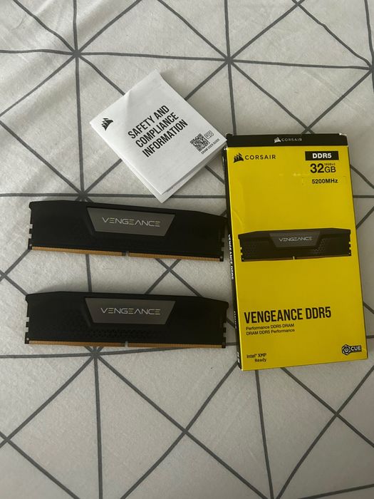 Kit RAM Corsair DDR5 32GB 5200MHz CL40 2X16GB Vengeance