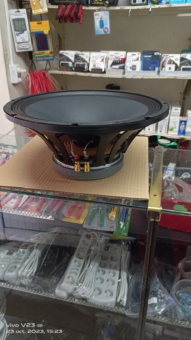 Vând difuzoare de 15inch 38cm cadru aluminiu