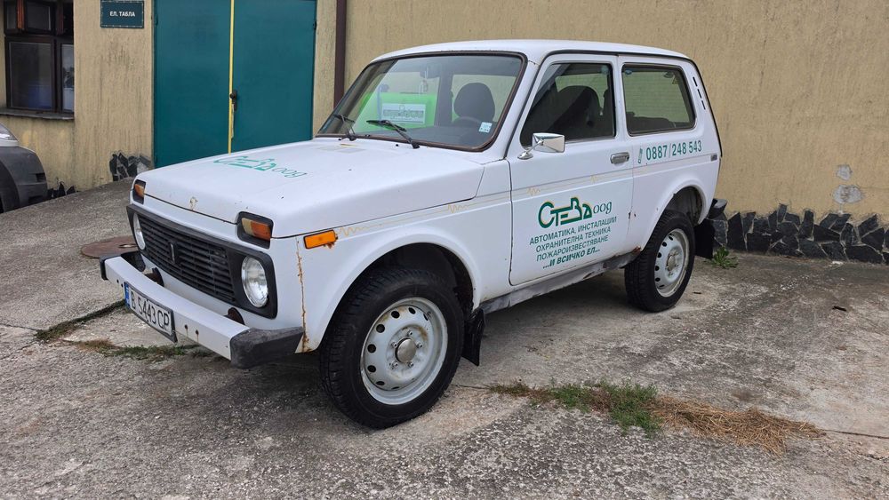 джип Lada Niva 2004