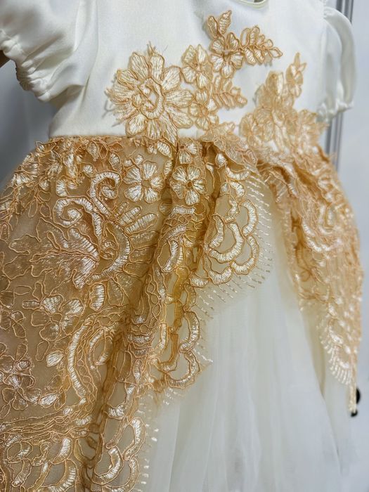 Rochie fetite cu trenă, broderie si bolero, dantelă și tulle