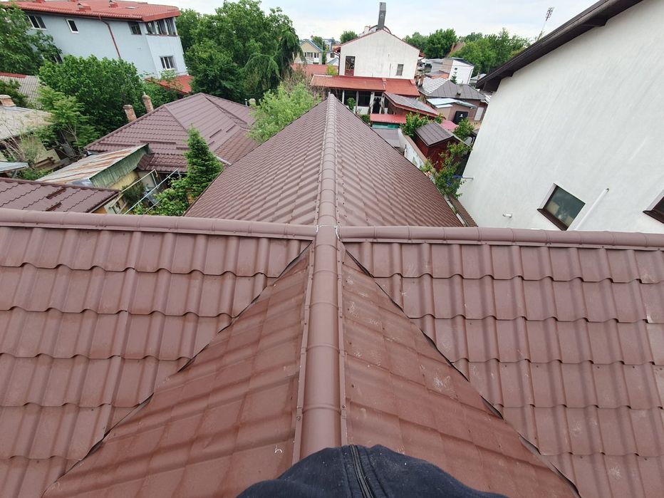 Montaj acoperis tigla metalica reparatii acoperisuri