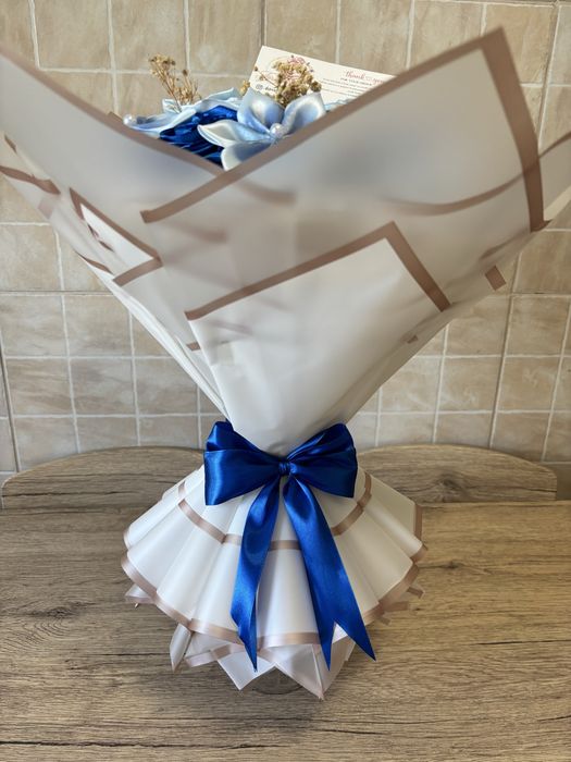Buchet de trandafiri din satin