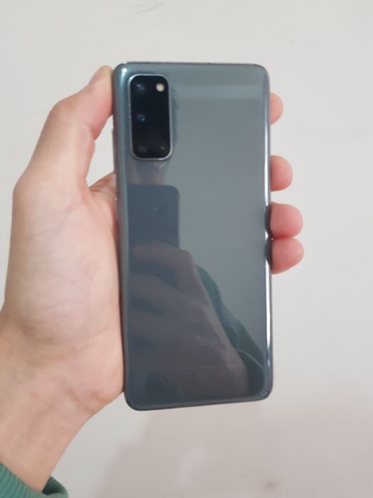 Samsung S20 в хорошем сост