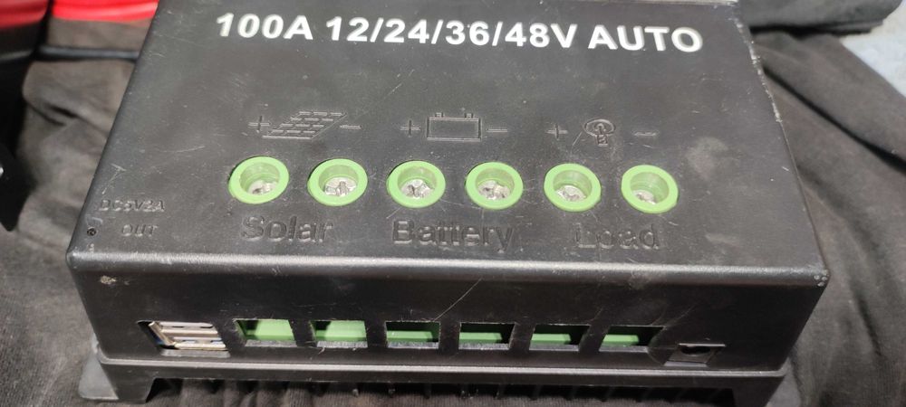 Incarcator Solar MPPT 100A folosit 2 - 3 luni, functioneaza perfect
