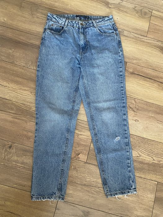 Джинсы и кросы 38 размер