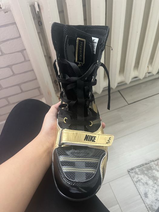 Боксерка Nike золотой