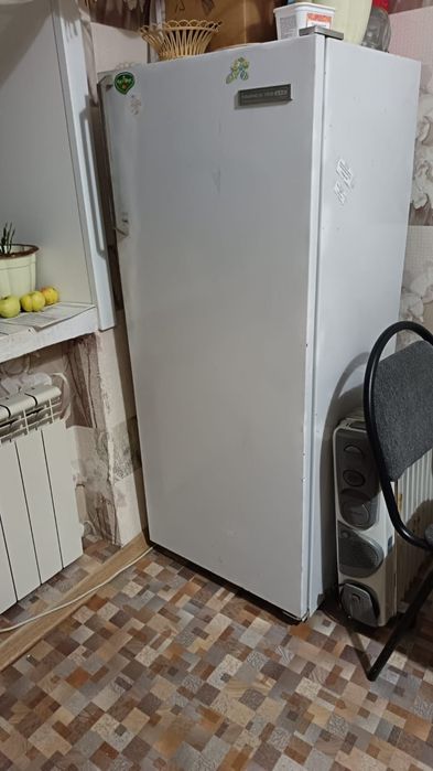 Продается холодильник рабочий советский