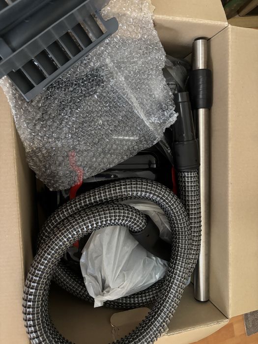 Aspirator cu spalare Bosch serie 4