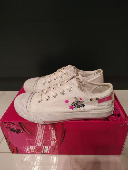 Кроссовки и кеды для девочек от 33 до 36 размера