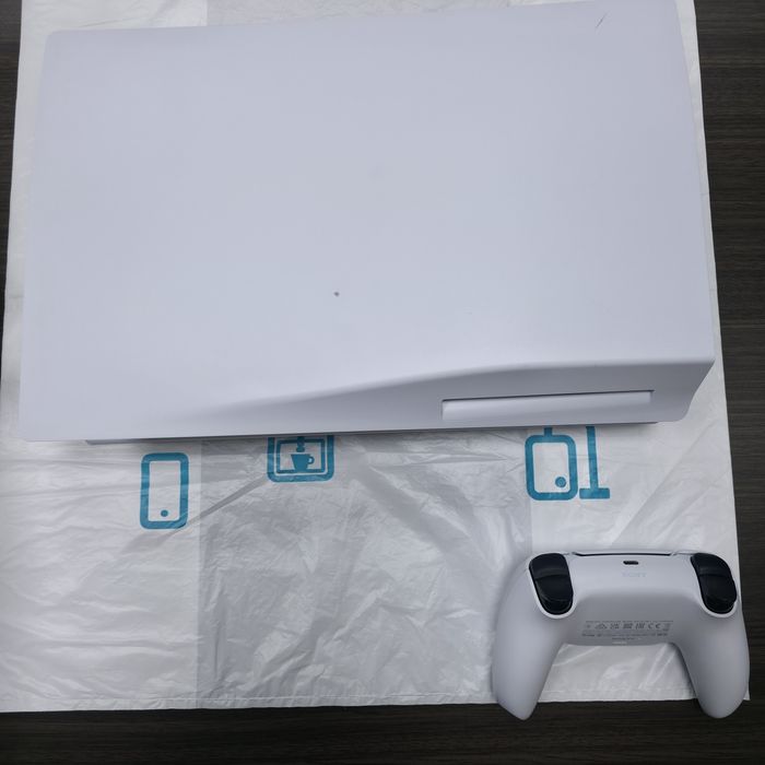 КАТО НОВ 1TB Sony Playstation 5 FAT DISC / PS5 Гаранция Зора 2025
