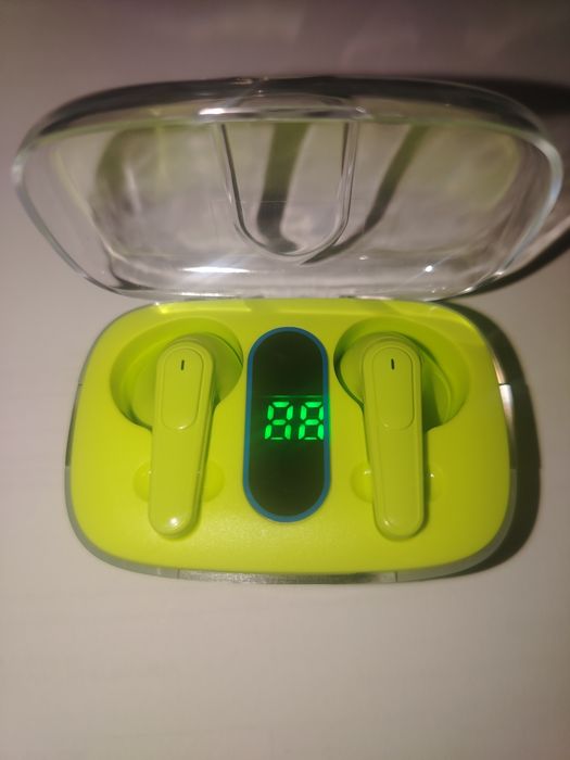 Căști audio noi.