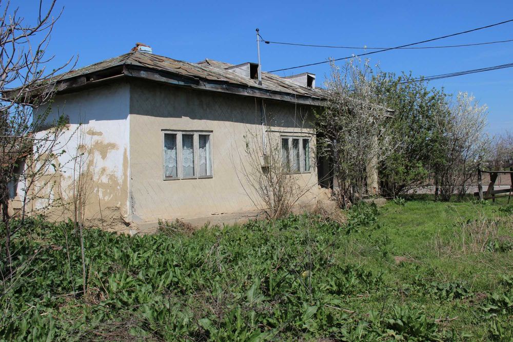 vind casa cu curte Slatioarele jud Ialomita