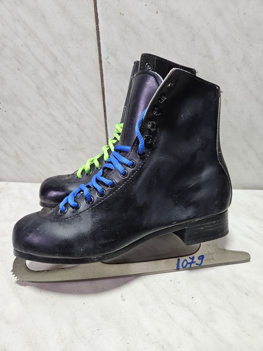 Patine 1079 gheata patinaj artistic  piele marime 38   (  25 cm)