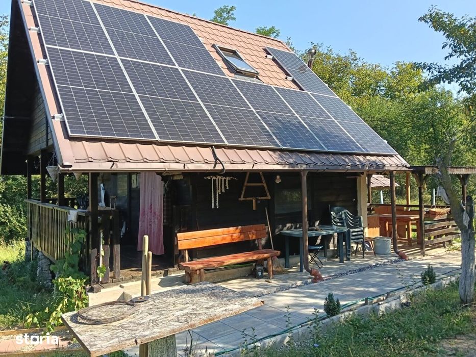 Casă de vacanță cu livadă și sistem fotovoltaic
