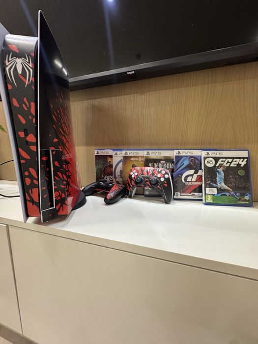 Пс5 б/у  шесть игр плюс два джостика