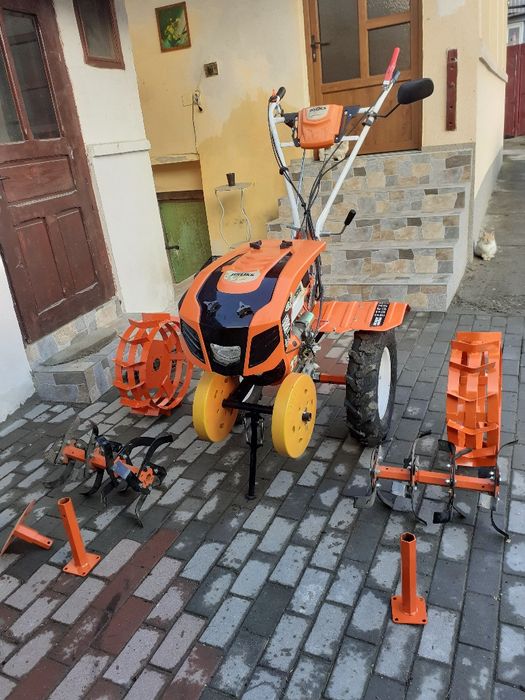 Vând motocultor ruris