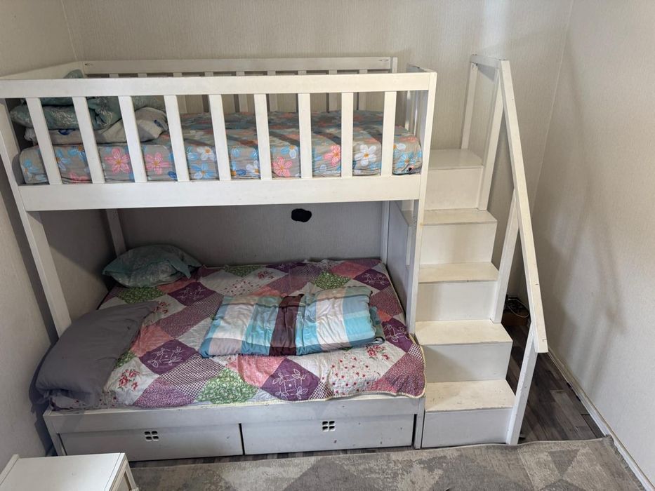 Двухъярусная кровать