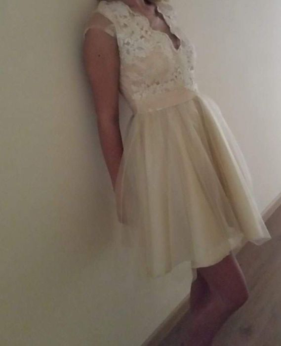 Нежна и елегантна рокля