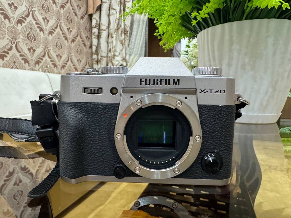 kameraning nomi: Fujifilm X-T20.