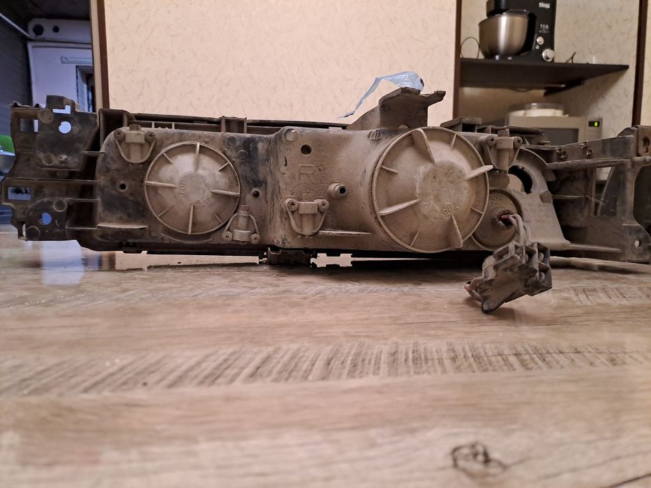 Передние фары на мазду