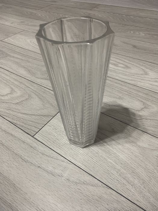 Стъклена ваза 25см висока