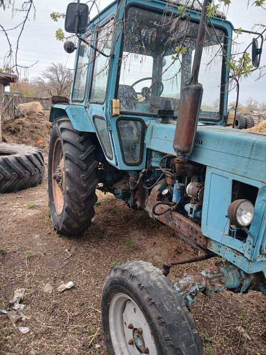 Трактор МТЗ-82 на ходу