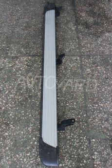 Подножки оригинальные на Land Cruiser 200