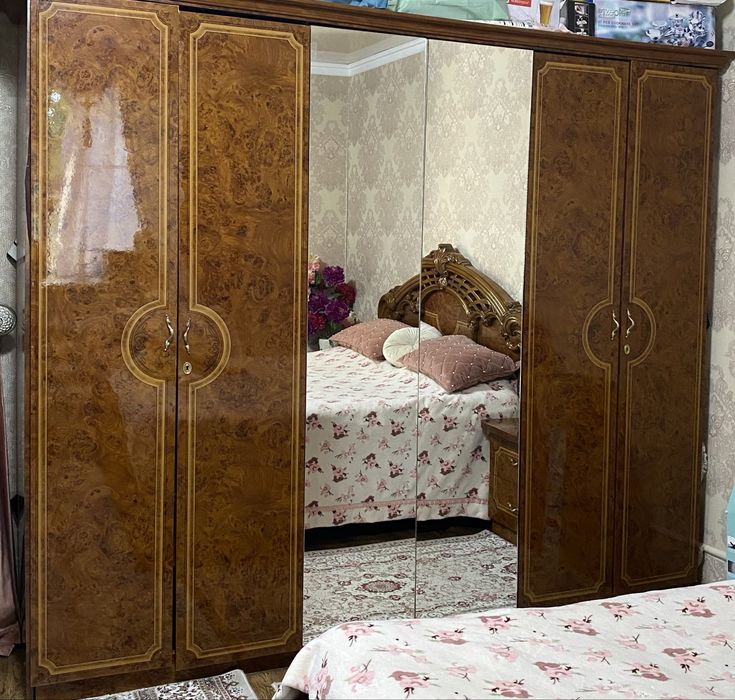 Спальный гарнитур