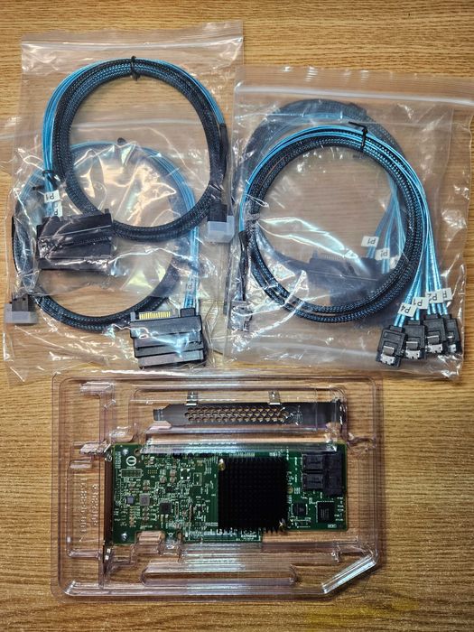 Controller SAS LSI IT Mode pentru NAS/Server/Desktop +cabluri SAS/SATA