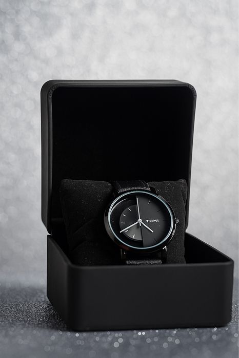 Часы унисекс, часы от Tomi