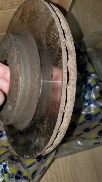 Тормозные диски и колодки