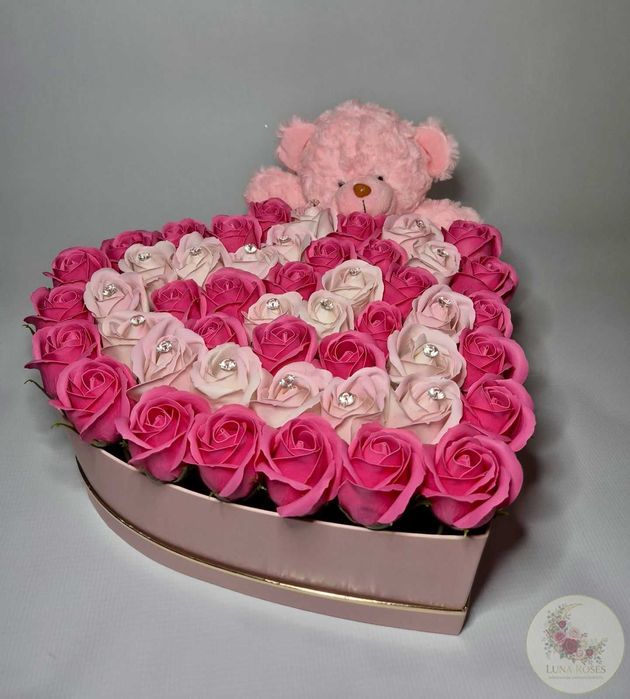 Aranjament floral din trandafiri de sapun