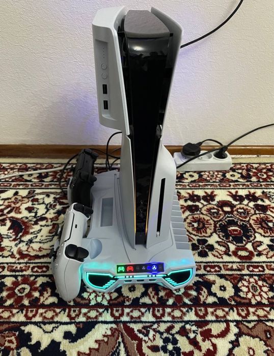 Продам PS5 slim в отличном состояние