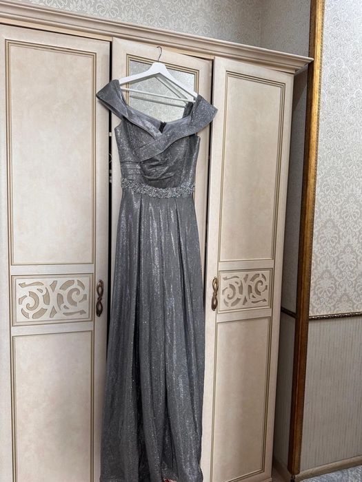 Продам платья на мереоприятие и выпускной