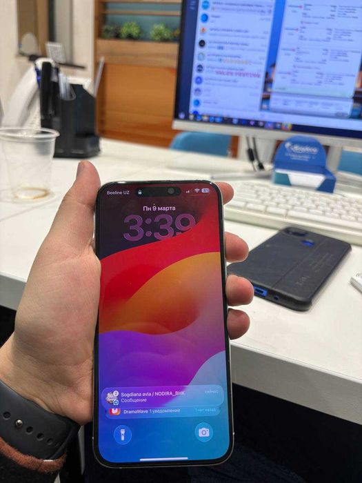 IPHONE 15 PRO MAX xolati ideal orqa krishkada treshina bor