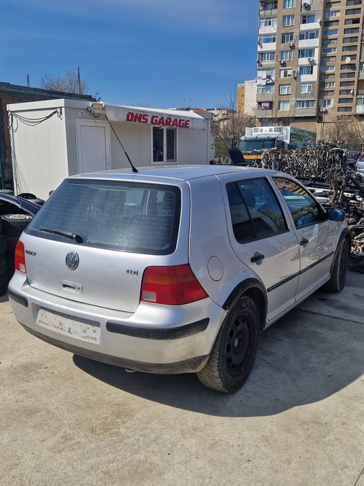 Golf 4 1.9 TDI (НА ЧАСТИ)