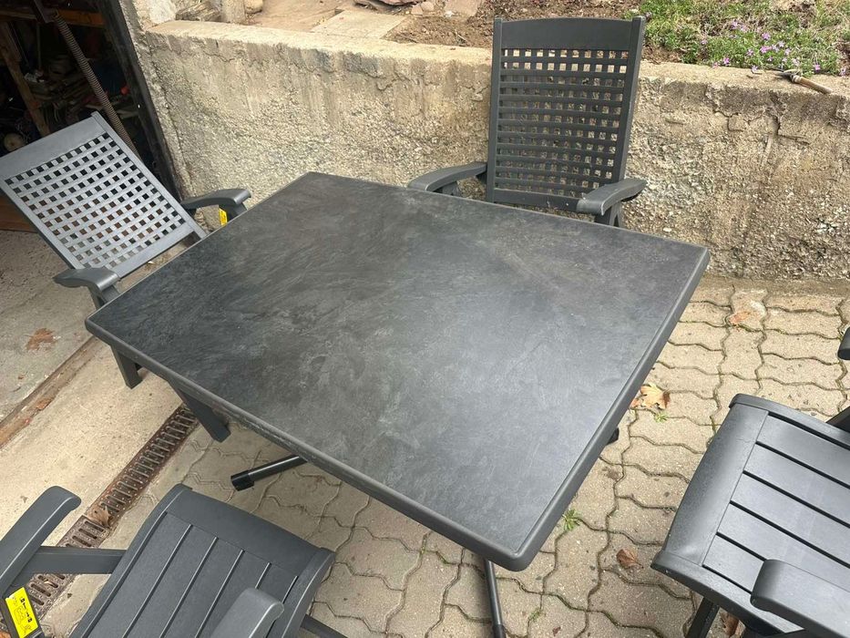 Градински комплект.,маса със четири стола ( качествен материал )