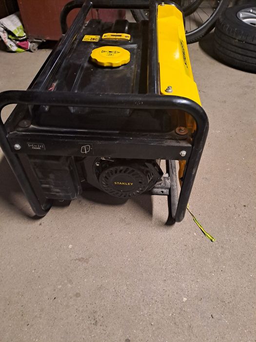 Vând generator Stanley