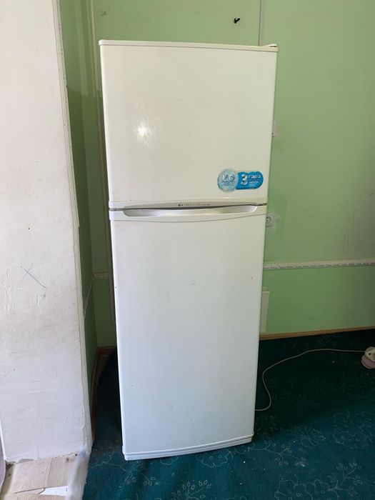 Холодильник          и