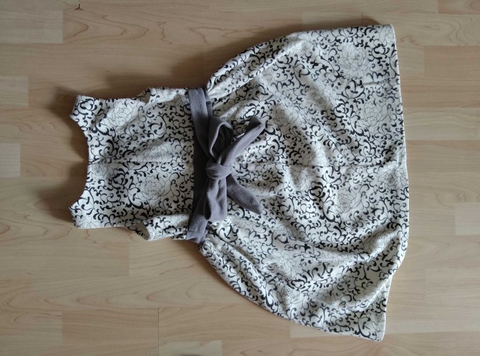 Есенно-зимна рокля за момиче 7-8г.