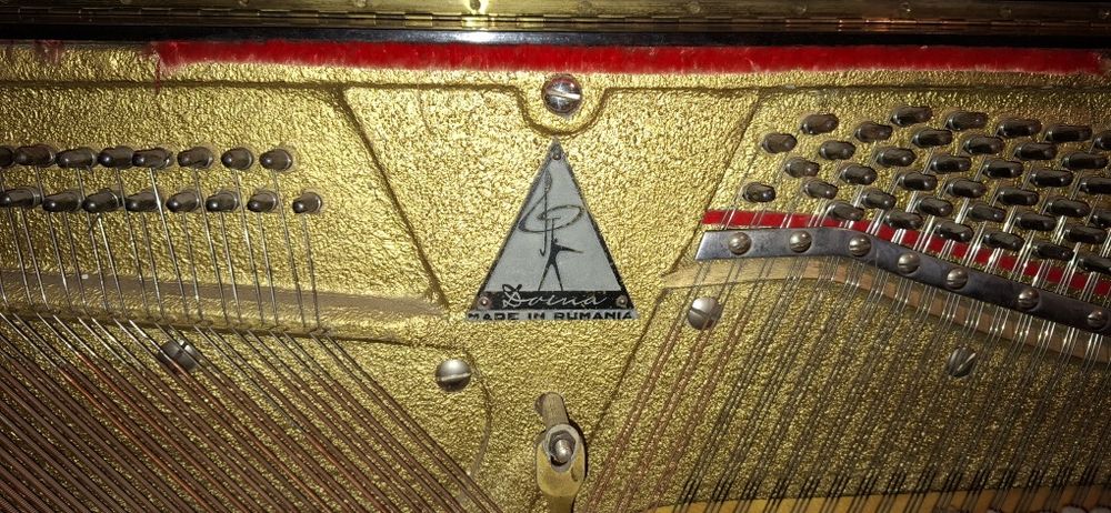 Pianină Doina București, placă bronz cu mecanică Renner  recondiționat