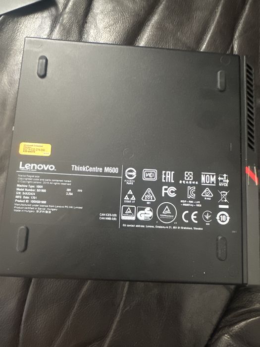 Mini PC Lenovo M600 cu support pentru montare de pe monitor