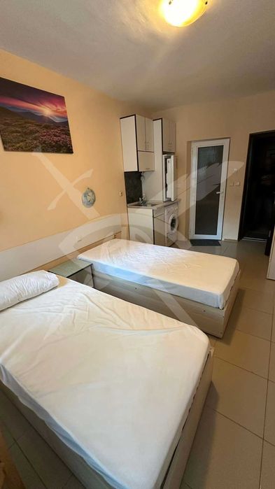 Дава се под наем Едностаен апартамент в Варна, Левски - 30 кв.м за 250 € - Снимка #2